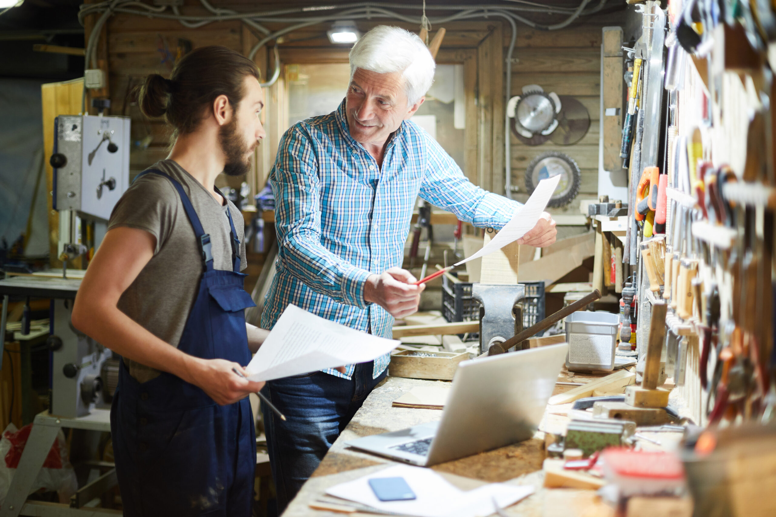 Imeekö työ vai vetääkö eläke?